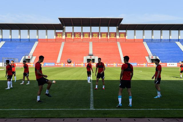 1-0，吕焯毅单骑破门 大连追平国安锁定争二形势